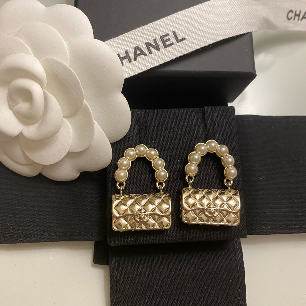 Chanel Flap Bag Purse Dangle Earrings 21S NEW Gold